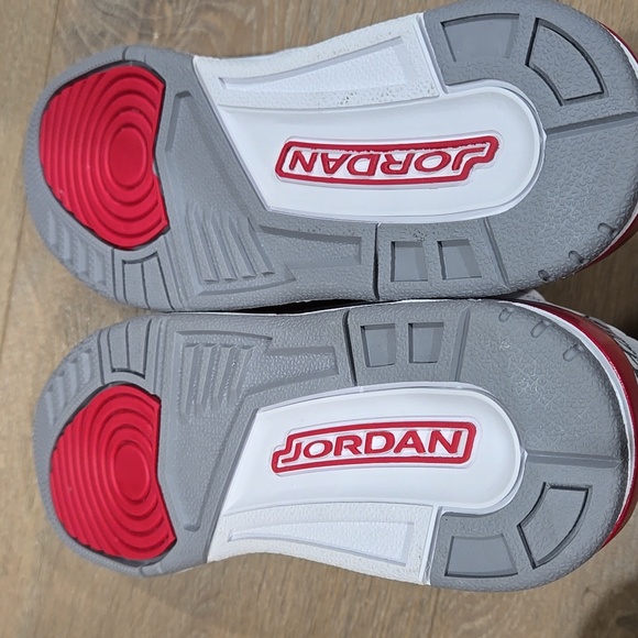 NEW Nike Youth sz 4 Air Jordan 3 Retro White Cardinal Red - Picture 7 of 8